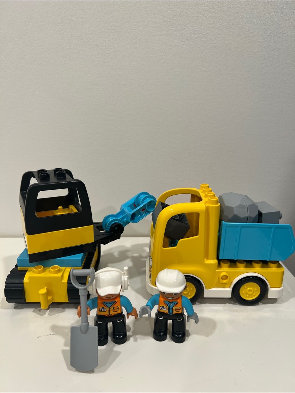 LEGO DUPLO Construction Set 10931 complete, Truck and Excavator